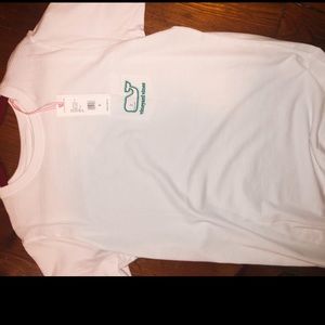 NWT vineyard vines T-shirt